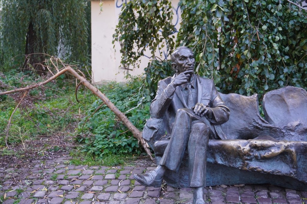 Cracovia, la statua di Jan Karski