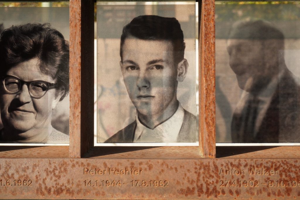 La foto di Peter Fechter al Memoriale del Muro di Berlino. Foto di Elisa Treppaoli